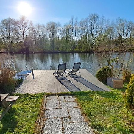 Het Witte Chalet Aan Het Water Van Monumentaal Fort Ooltgensplaat Екстер'єр фото